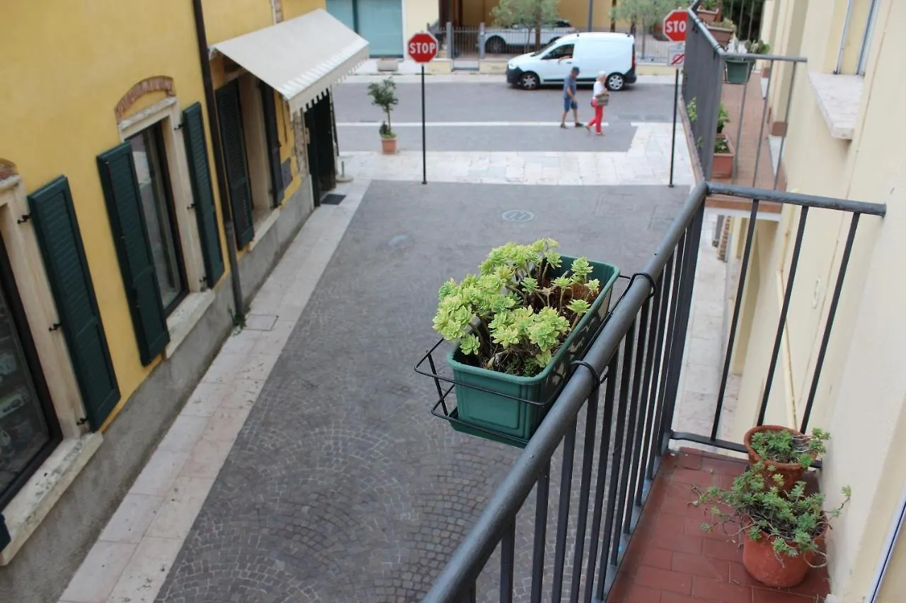 Appartamento Balconcino Su Lazise Italy
