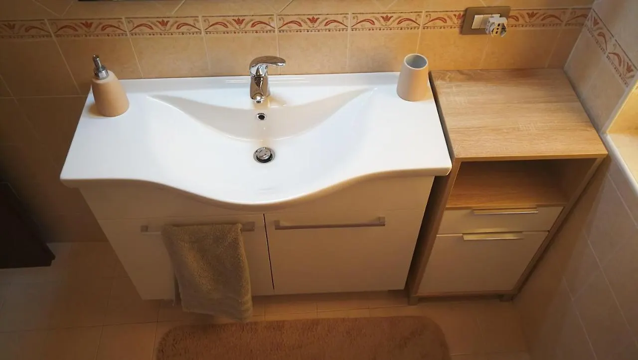 Apartment Appartamento Balconcino Su Lazise Italy